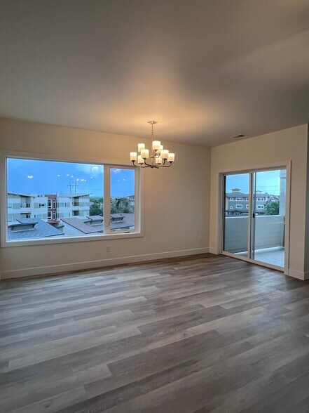 Building Photo - 1304 Snowberry Ln