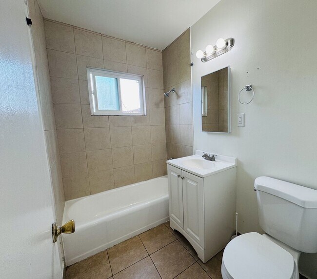 Building Photo - 1230 W 144th St