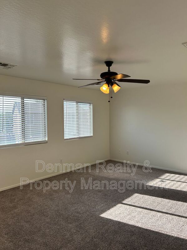 Building Photo - 6526 S 71st Dr