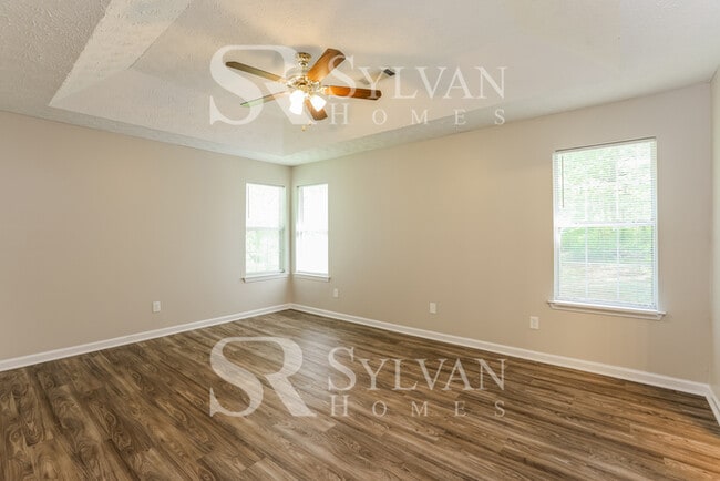 Building Photo - At Last, This Is What You Have Been Searching For!