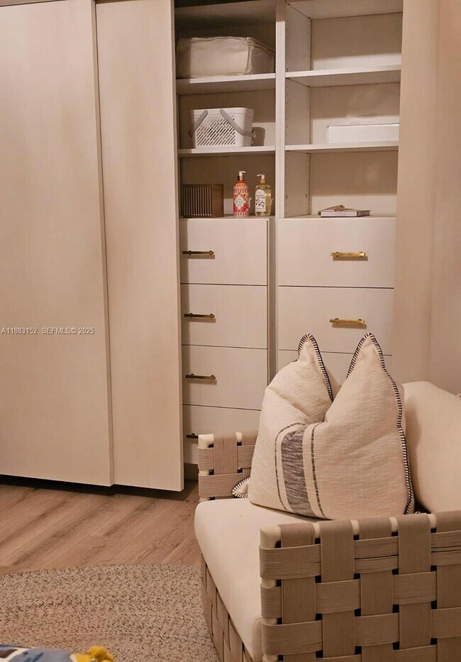 Building Photo - 131 Zamora Ave