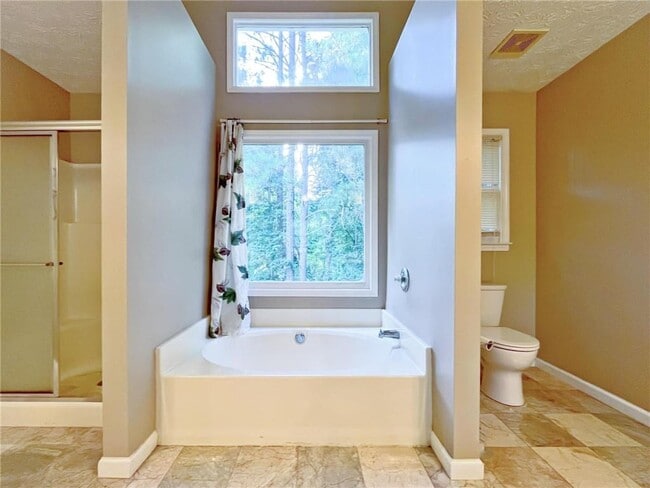 Building Photo - 3060 Oak Meadow Dr