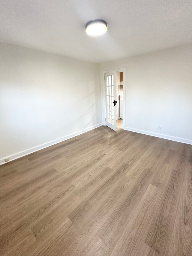 Building Photo - 75 Willowdale Ave