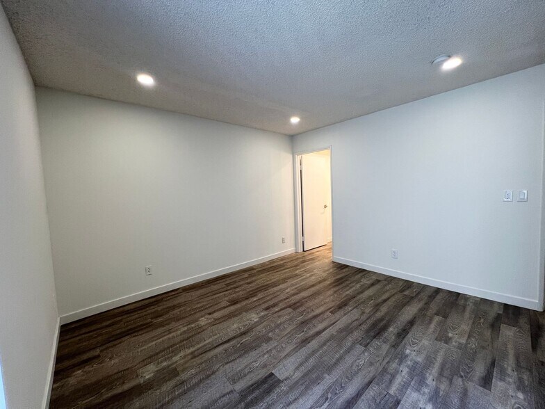 Building Photo - 3715 S Canfield Ave