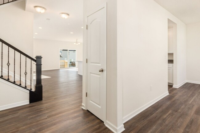 Building Photo - 317 Raccoon Ave