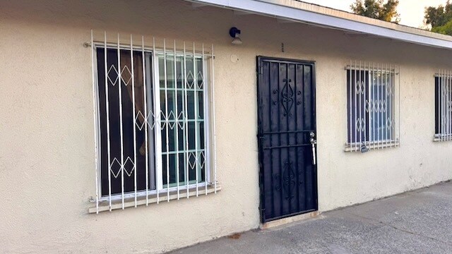 Building Photo - 9721 Grape St