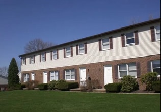 Building Photo - 2220 Harsh Ave SE