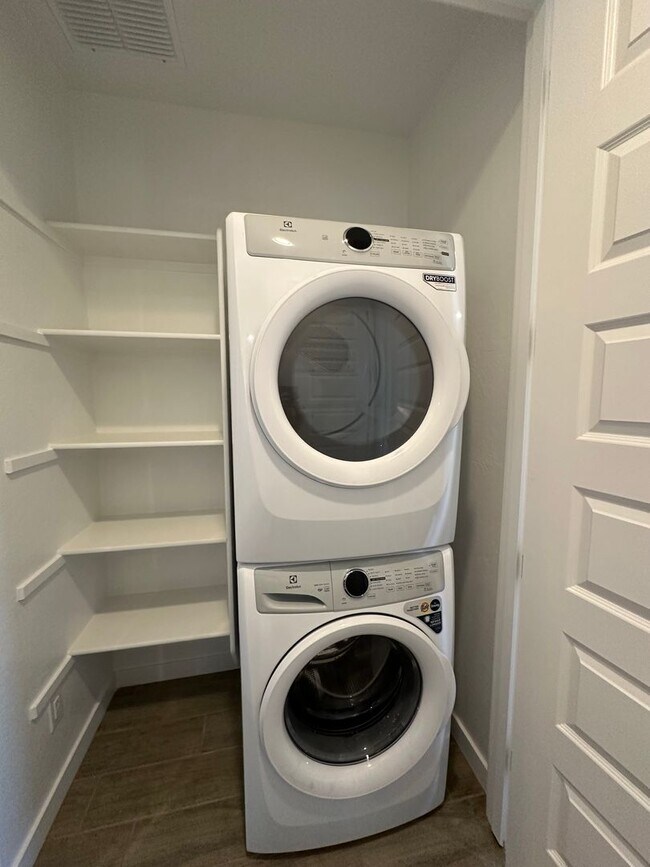 Building Photo - Nextgen home in Phoenix