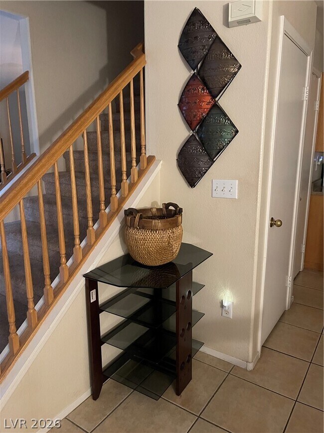 Building Photo - 2760 Stargate St