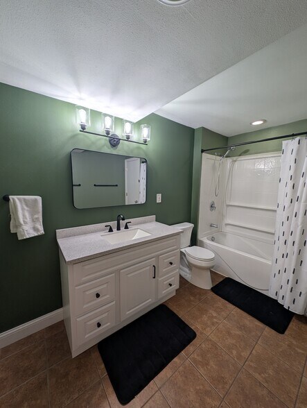 Building Photo - 518 Lexington Dr