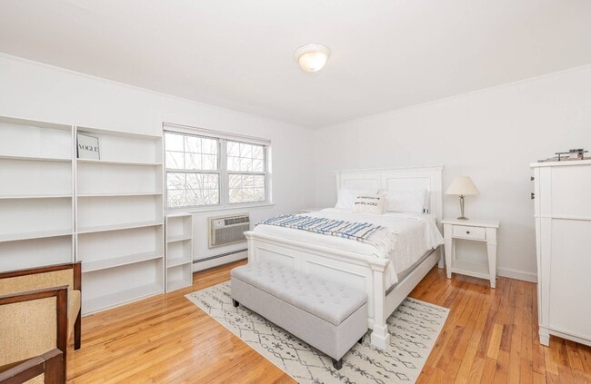 Building Photo - 26 Layton Ave