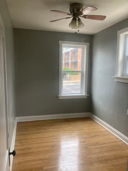 Building Photo - 4233 Meramec St