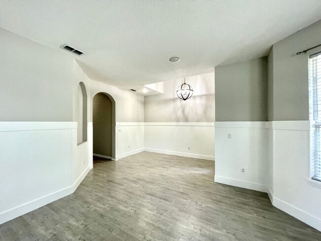 Building Photo - Gorgeous 3/2 Pool Home in Apopka's Parkside at Errol Estate!