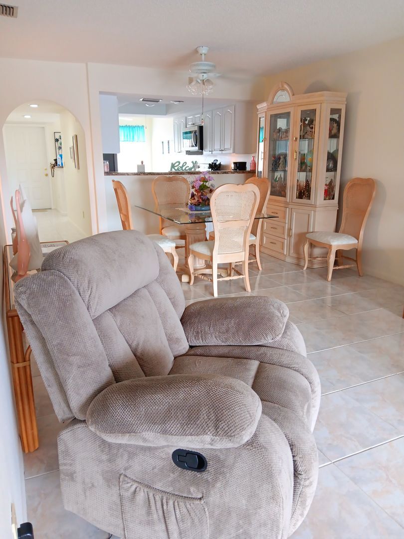 Building Photo - Lovely FURNISHED Condo in Rock Dove Community