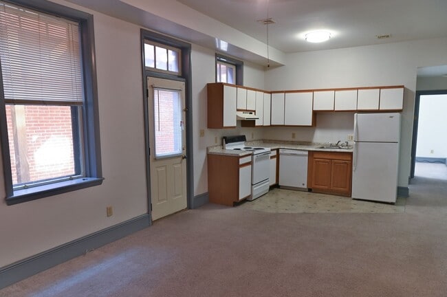 Building Photo - 1008 N 3rd St