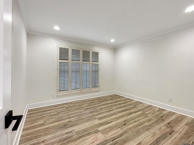 Building Photo - 7323 Sheffield Ct