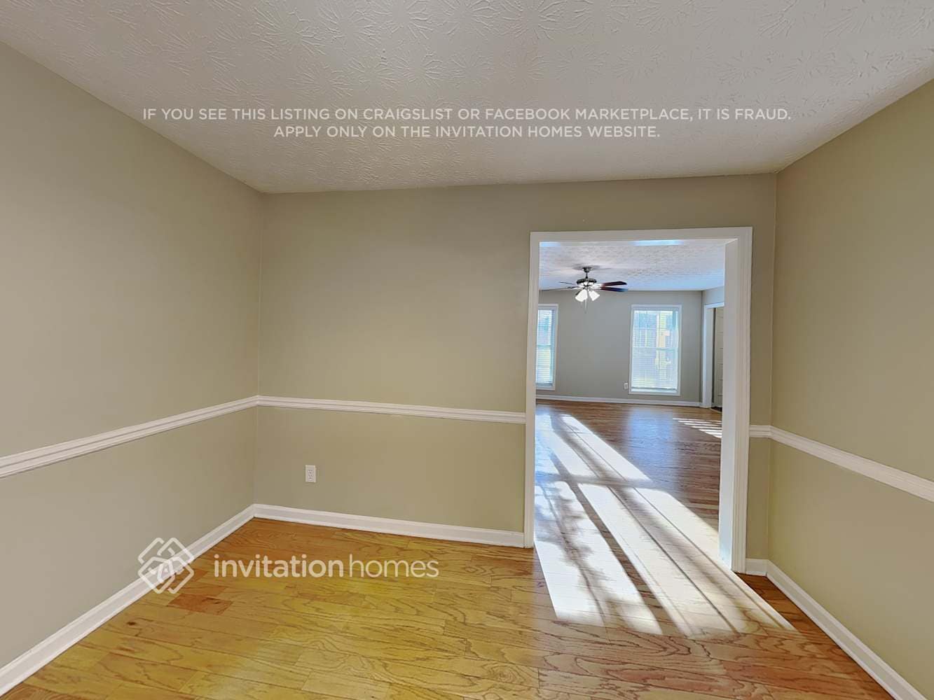 Building Photo - 690 Castlebrooke Dr SE