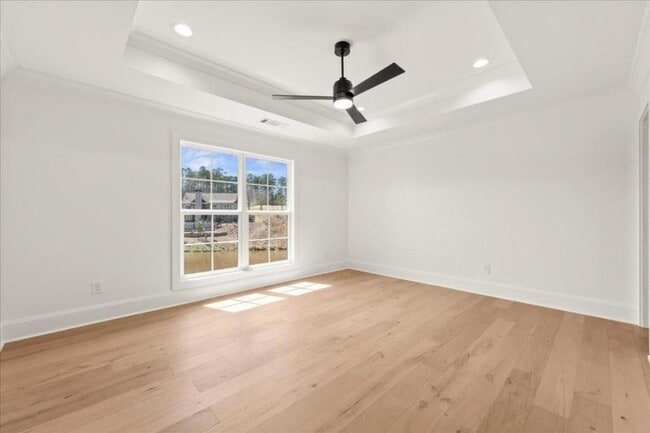Building Photo - 1270 Glen Eagle Dr