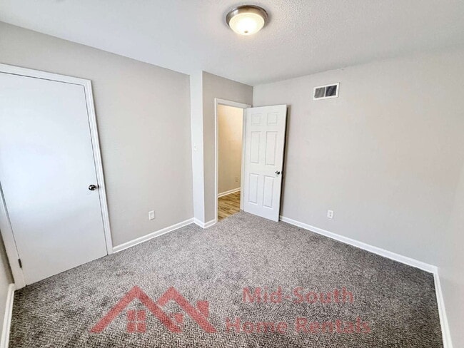 Building Photo - 4315 Mountain Terrace St