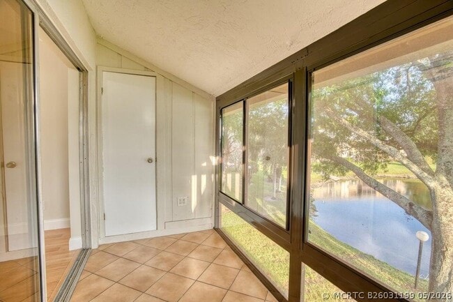 Building Photo - 3151 SE Aster Ln