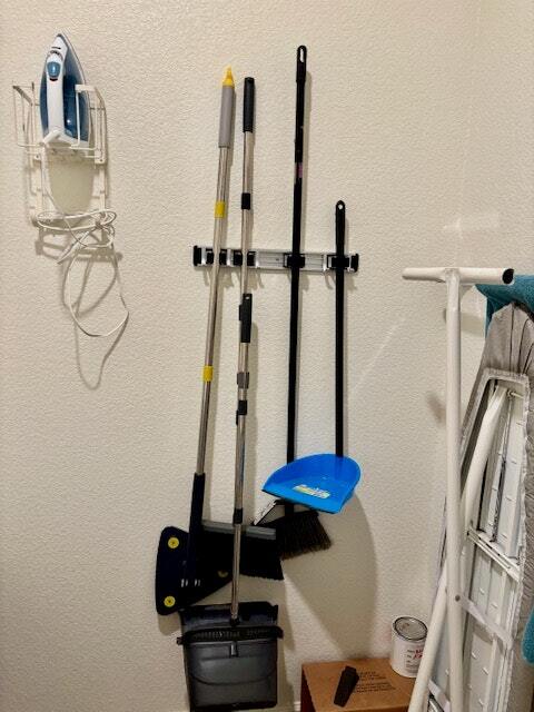 Building Photo - 10424 Skynyrd Way