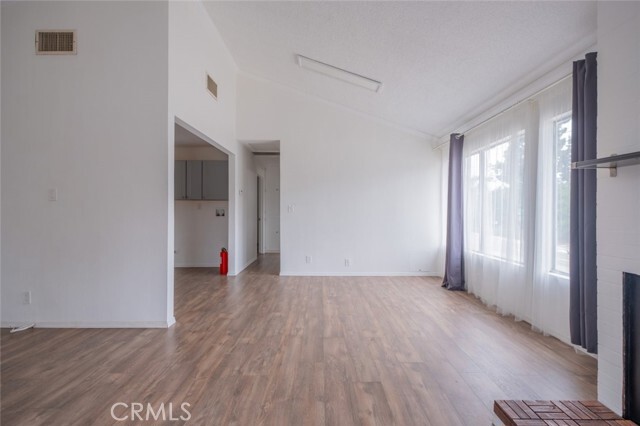 Building Photo - 2254 Riverside Dr