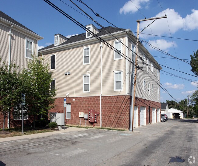 Building Photo - Drayton Court Apartments
