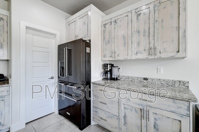 Building Photo - 2823 Kenzies Way