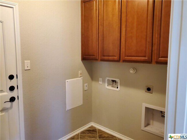 Building Photo - 2081 Turkey Creek