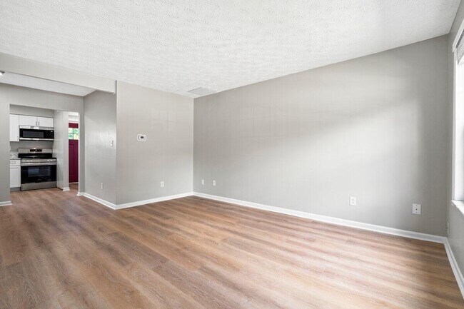 Building Photo - 3500 Warwick Dr