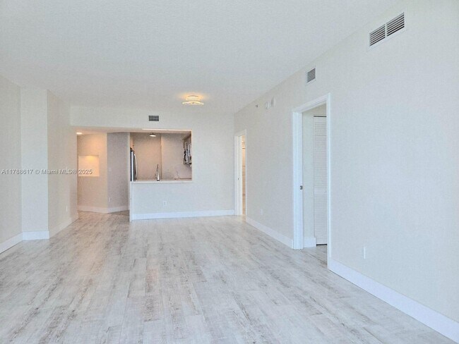 Building Photo - 335 S Biscayne Blvd
