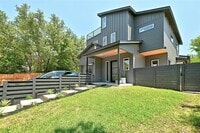 Building Photo - 2909 Kuhlman Ave