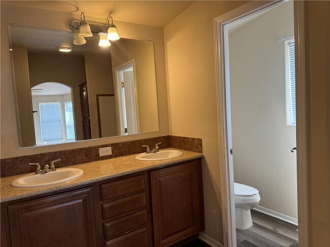 Building Photo - 4318 Amanda Ave