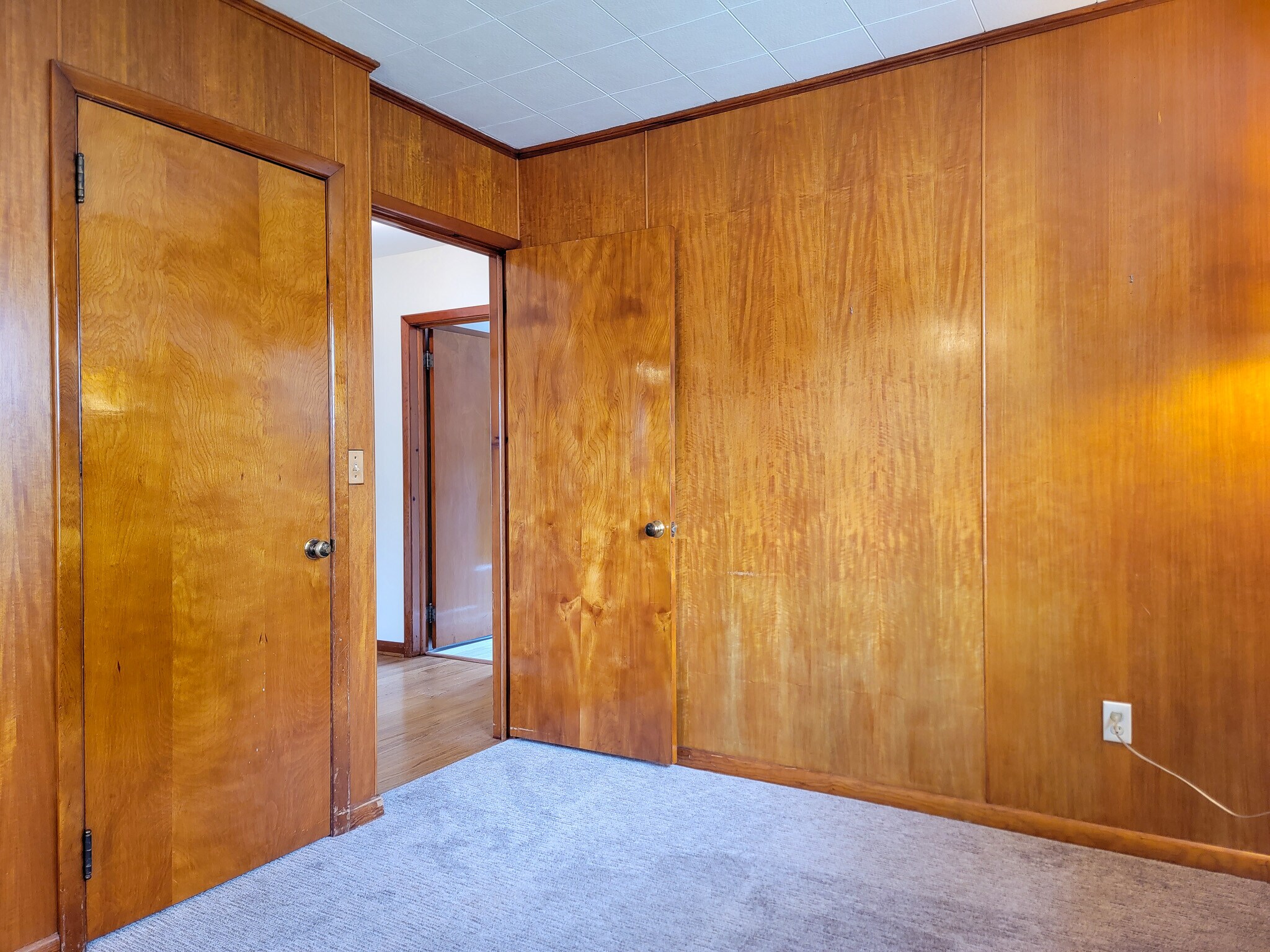 Building Photo - 137 N Hoover St