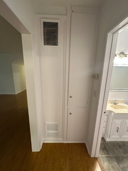 Building Photo - 1906 Pelham Ave