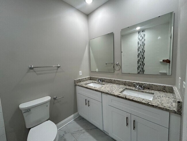 Building Photo - Renovated 3 Bedroom, 2 Bath Duplex Home in...