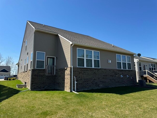 Building Photo - 50044 Norfolk Ct