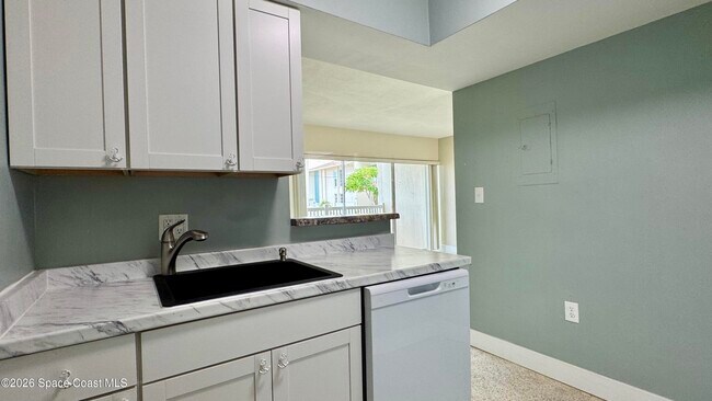 Building Photo - 250 N Banana River Dr