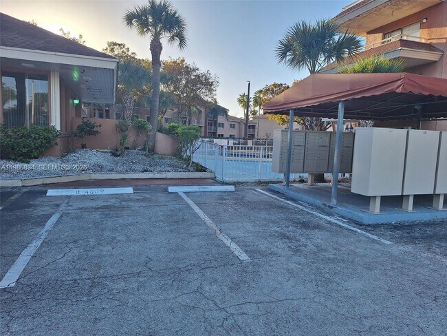 Building Photo - 17600 NW 68th Ave