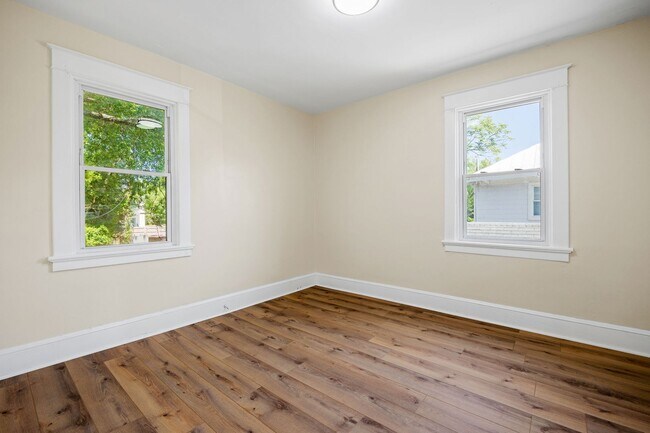 Building Photo - Completely Renovated 3 Bedroom Home in Hig...