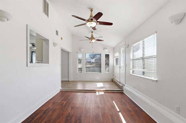 Building Photo - 128 Skyview Terrace