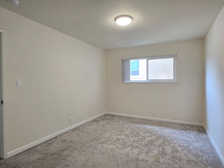 Building Photo - 3579 Agate Dr