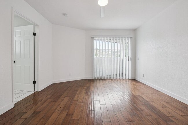 Building Photo - 1431 Quesada Ave