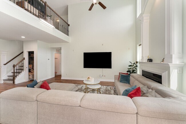 Building Photo - Beautiful 4/3 in High Point