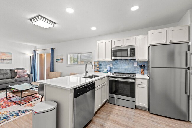 Building Photo - 4000 Gulf Terrace Dr
