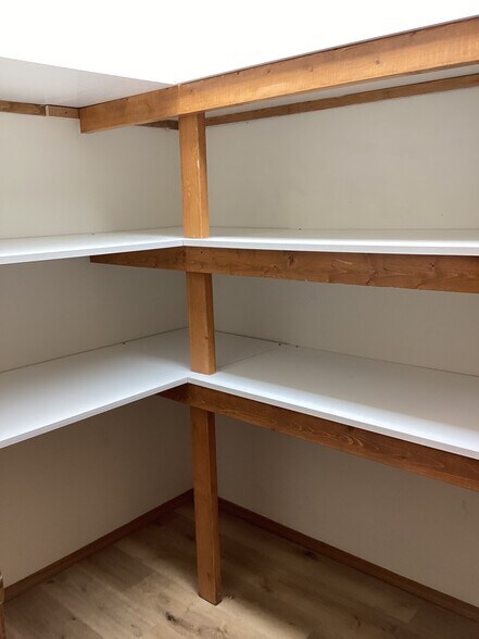 Large pantry - 2305 Parmenter St
