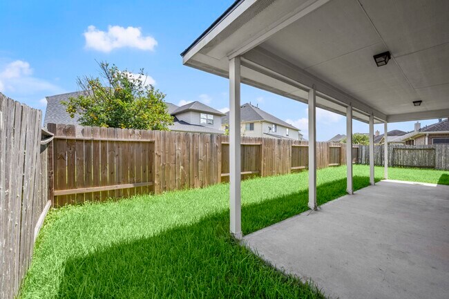 Building Photo - 7803 Blue Lake Dr