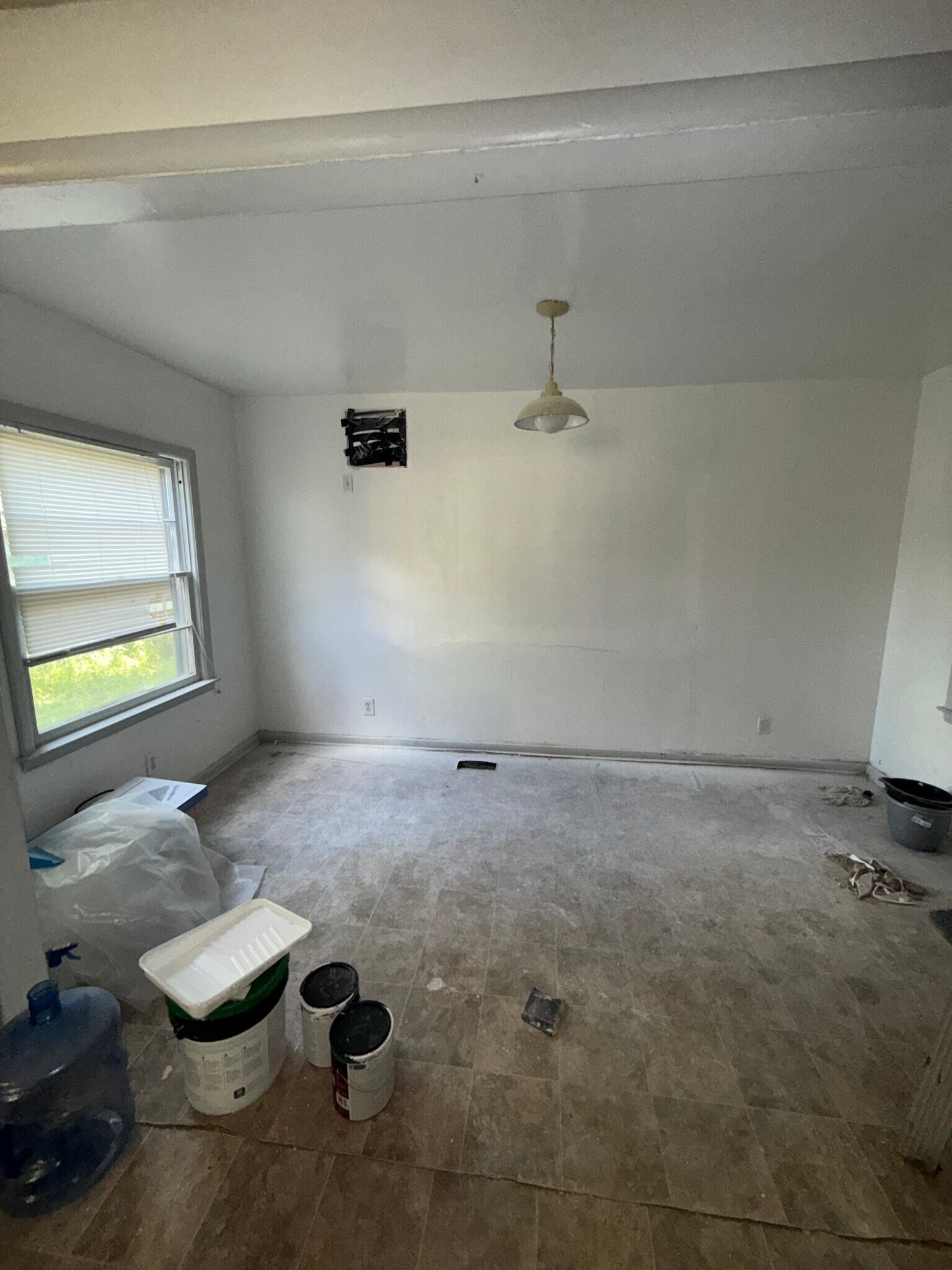 Building Photo - 411 W Marengo Ave