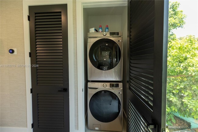 Building Photo - 8850 NE 8th Ct