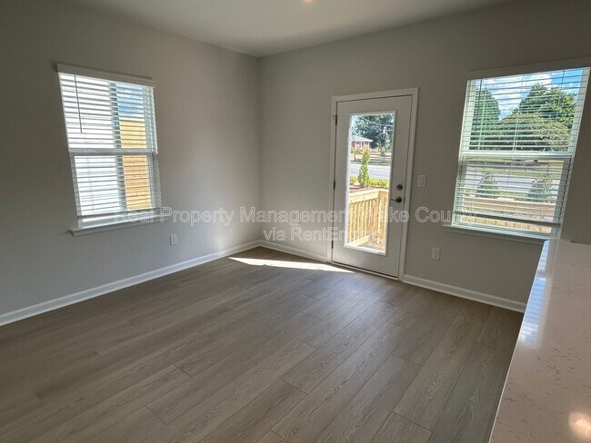 Building Photo - 2795 Cassius Dr